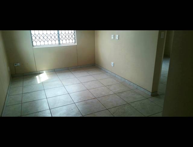 2 BEDROOM FREEHOLD FOR SALE IN SALFIN